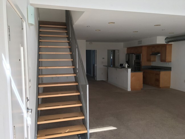 Foto del edificio - 534 S Brea Blvd