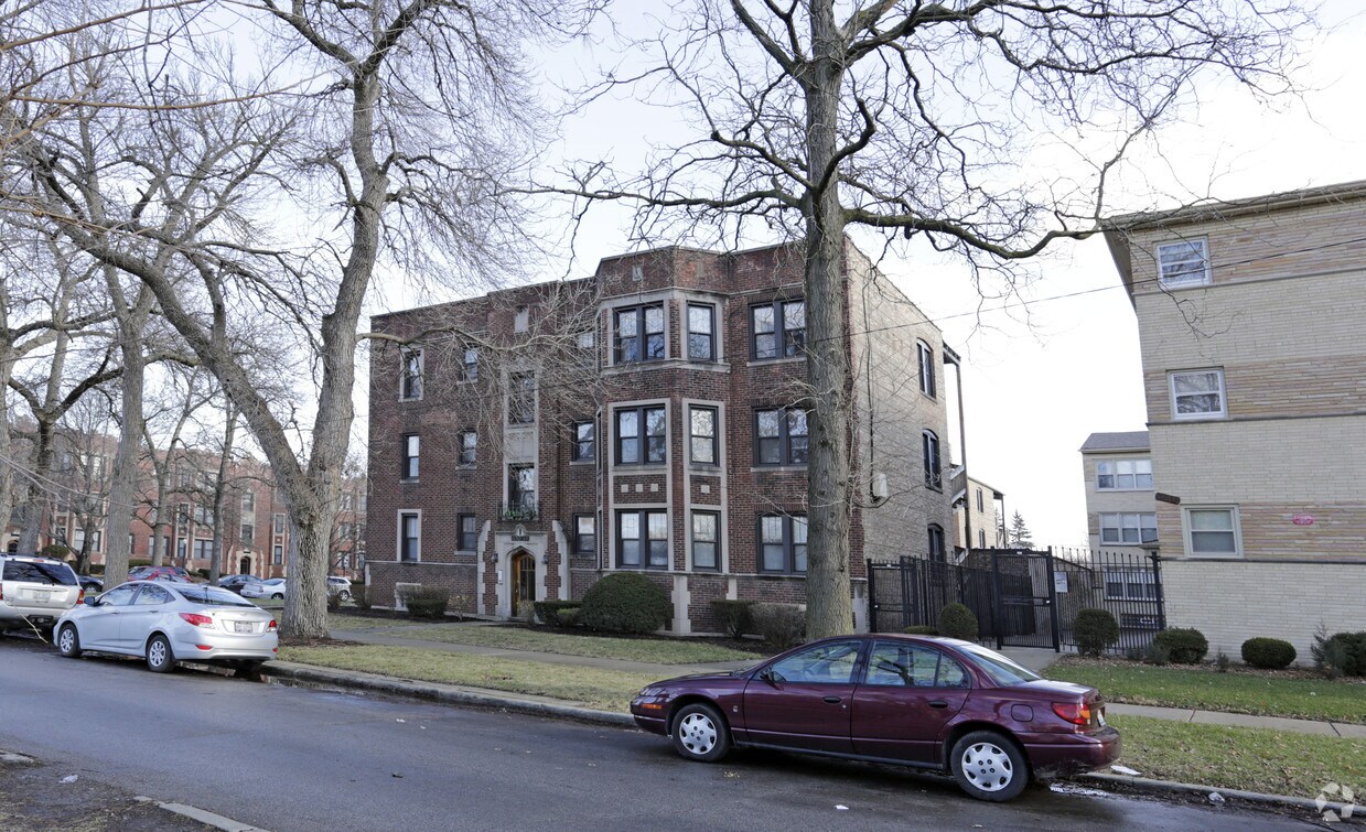 Building Photo - 10507 S Hale Ave
