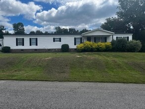 Building Photo - 40 N Ridge Dr