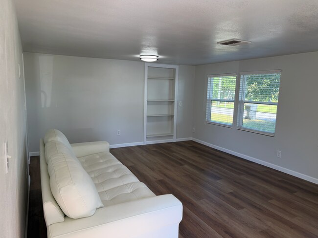 Foto del edificio - 13515 Gavin Rd