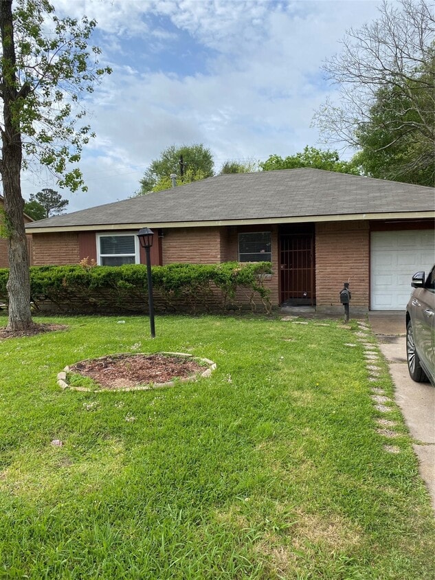 Primary Photo - 5623 Maywood Dr