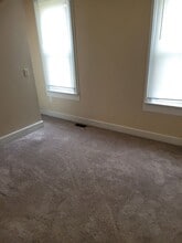 Building Photo - 1008 E 1st St Building Photo - 1008 E 1st St