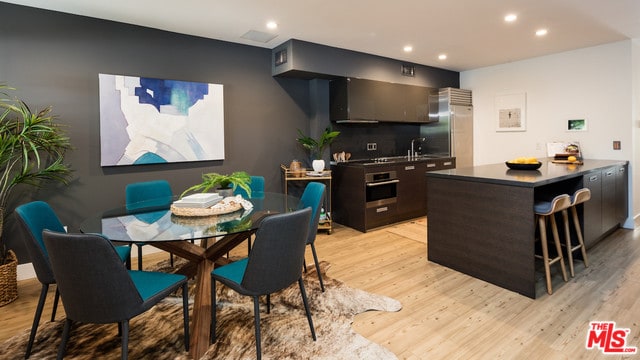 Building Photo - 700 Main St