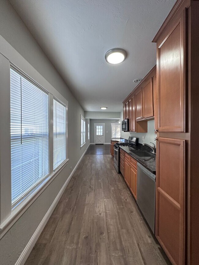 Foto del edificio - 2 bedroom House in Oakland - Available Now!