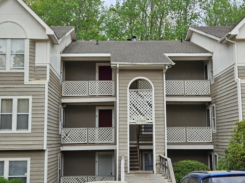 Primary Photo - 1004 Brookhollow Dr