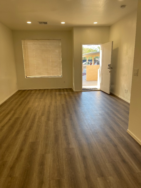 Foto del edificio - 515 E 6th St