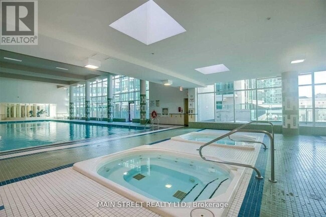 Building Photo - 16 Yonge St