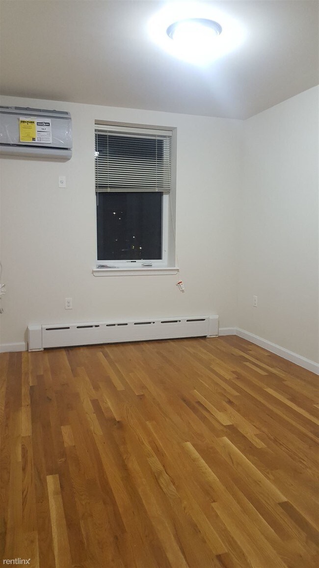 Foto del edificio - 3271 32nd St