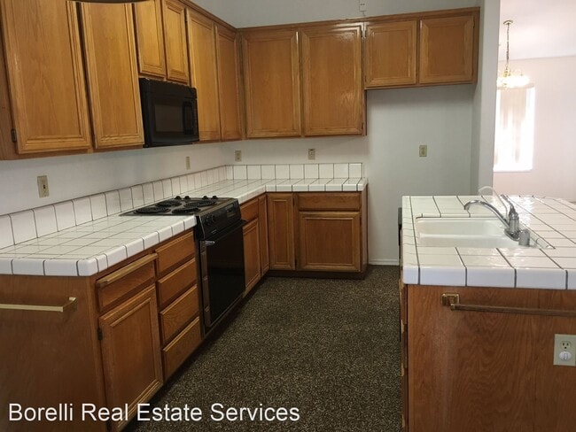 Building Photo - 3 br, 2 bath House - 1642 Fir Dr.