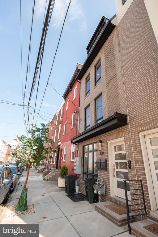 Building Photo - 1524 Catharine St