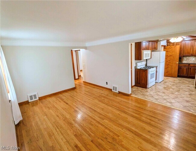 Foto del edificio - 3207 Wellington Ave
