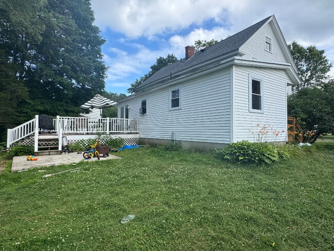 Foto del edificio - 14 Wheelwright Rd