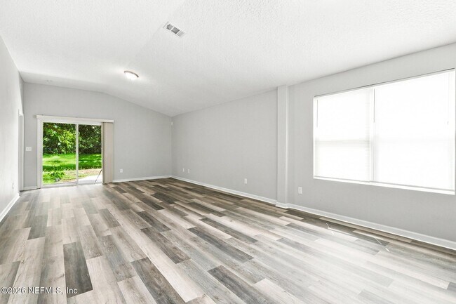 Foto del edificio - 11053 Campus Heights Ln