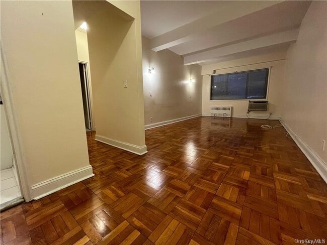 Foto del edificio - 411 Bronx River Rd