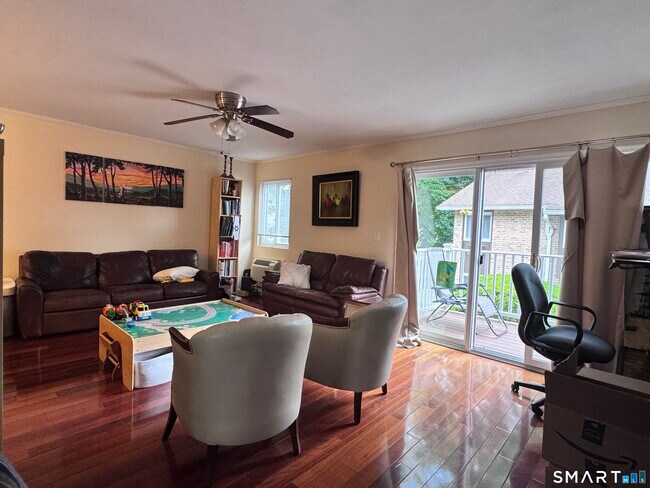 Foto del edificio - 59 Rock Spring Rd