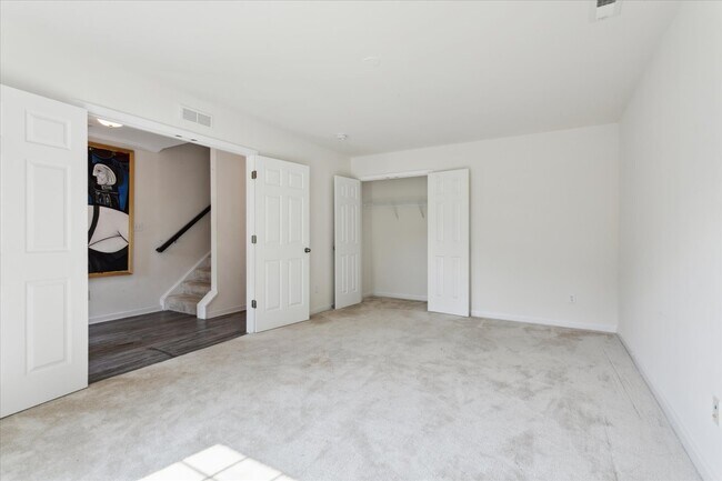 Building Photo - 132 Daybeacon St