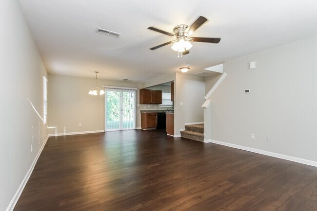 Foto del edificio - 3327 Grove Berry Ln