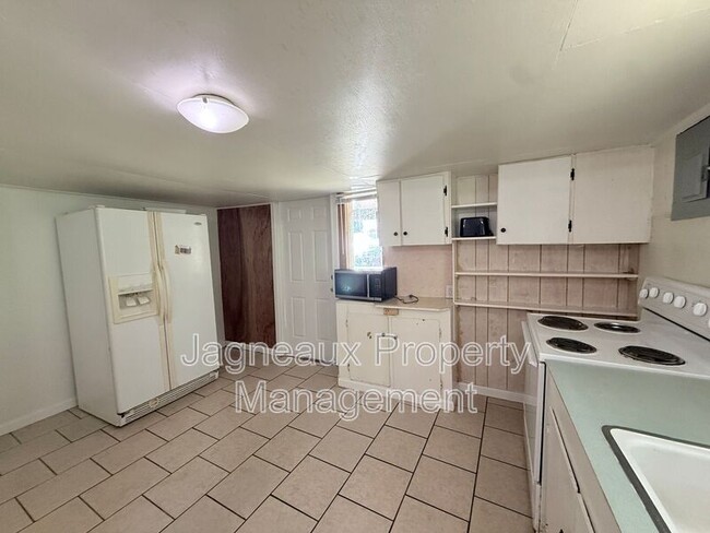Foto del edificio - 106 Fontenot Rd
