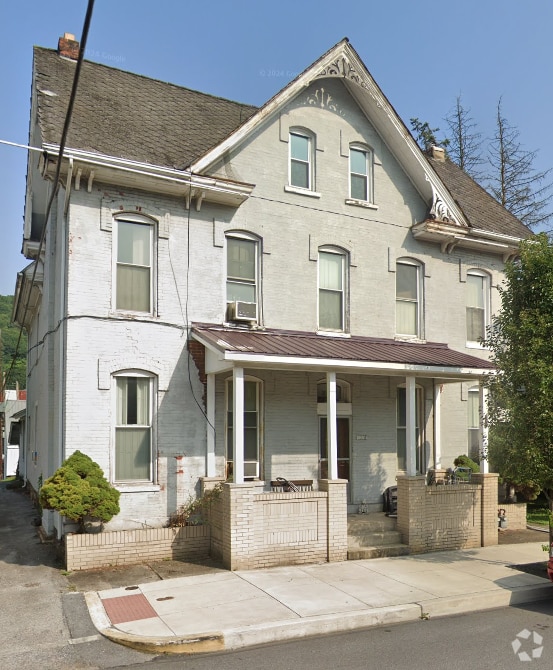 Building Photo - 1218 Logan Ave