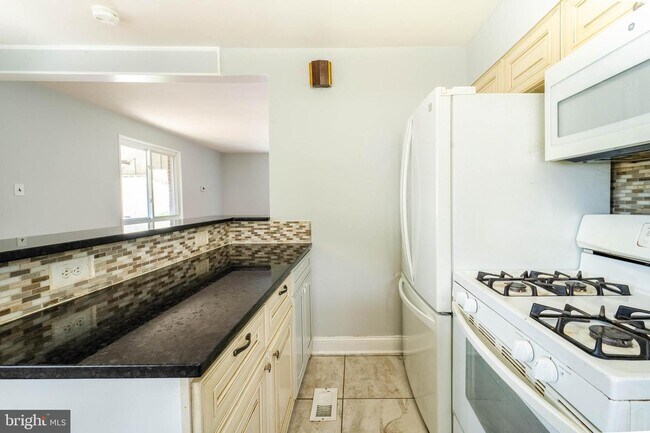Foto del edificio - 6638 Blair Rd NW