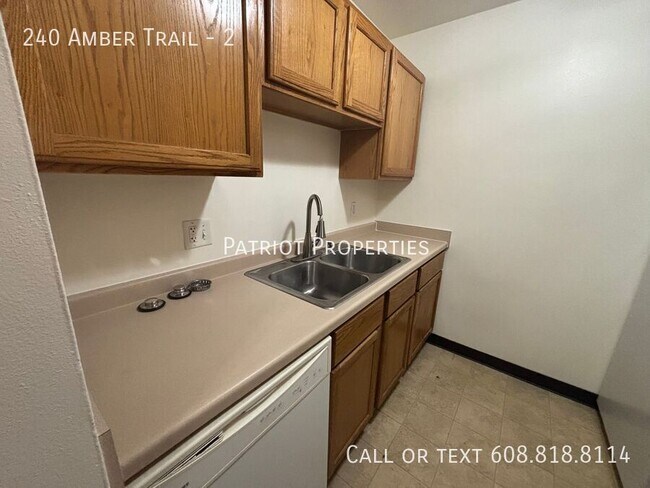 Building Photo - 240 Amber Trail