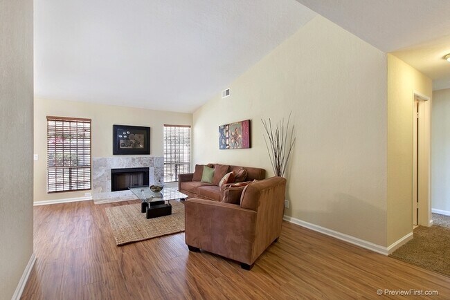 Foto del edificio - 4 Bedroom Home Paradise Hills!