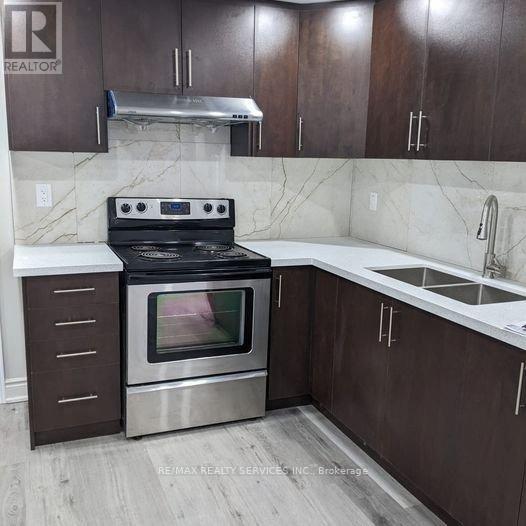 Building Photo - 150 Dells Crescent