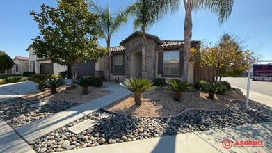 Building Photo - 9501 Red Pine Dr