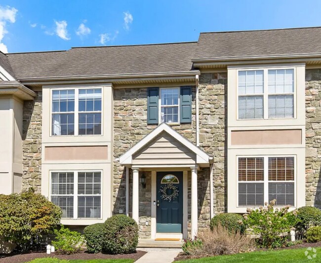 Building Photo - 622 Royal View Dr