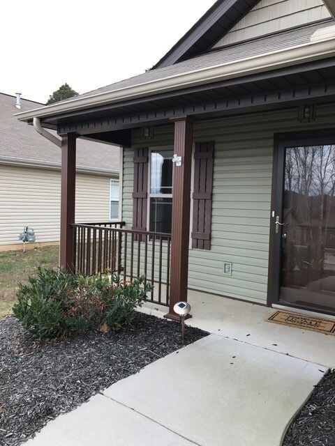 Foto del edificio - Knoxville, 3 bedroom Craftsman off Lovell Road