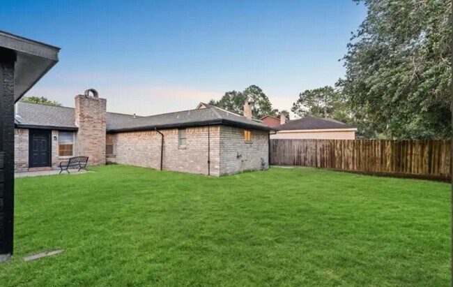 Foto del edificio - 11630 Sagemeadow Ln