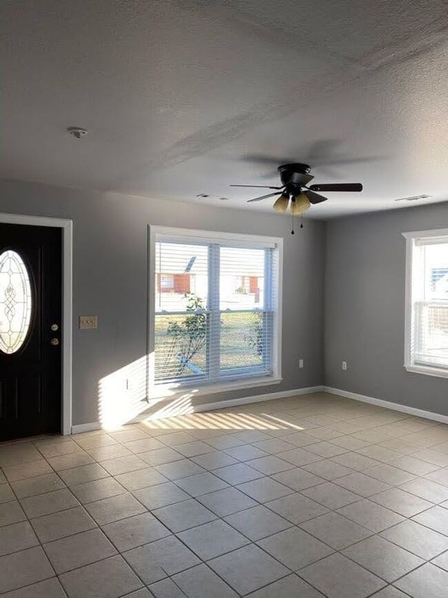 Building Photo - 1232 Wilson St