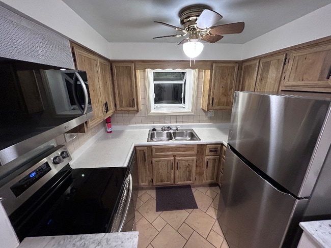 Photo - 1425 Willoughby St House