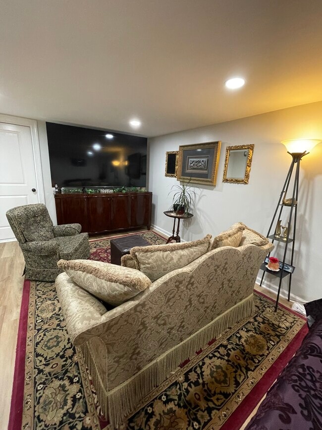 Living room - 3833 Startown Rd