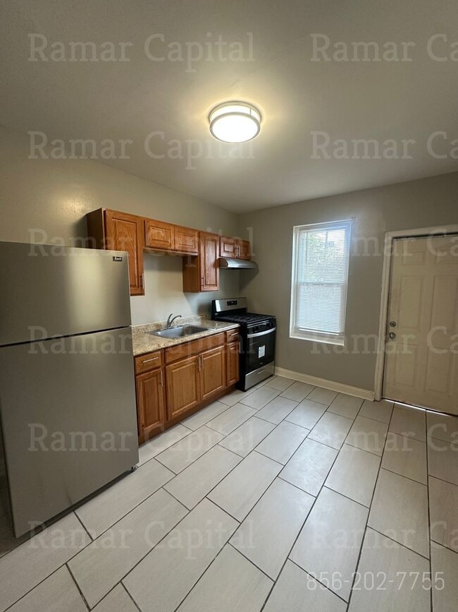 Building Photo - Cozy 3-Bedroom in the Heart of Downtown Ca...