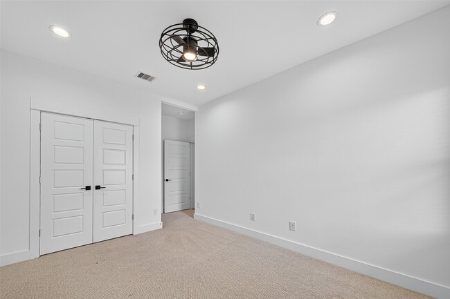 Foto del edificio - 1070 Mansfield St