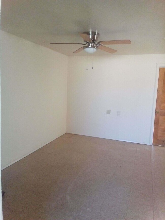 Foto del edificio - 16036 O St