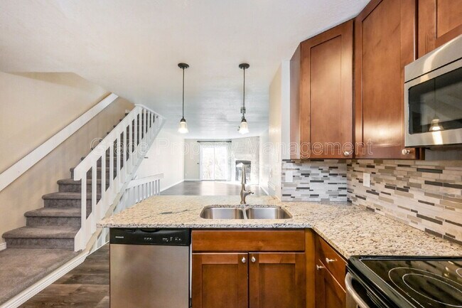 Building Photo - 8165 S Fillmore Way