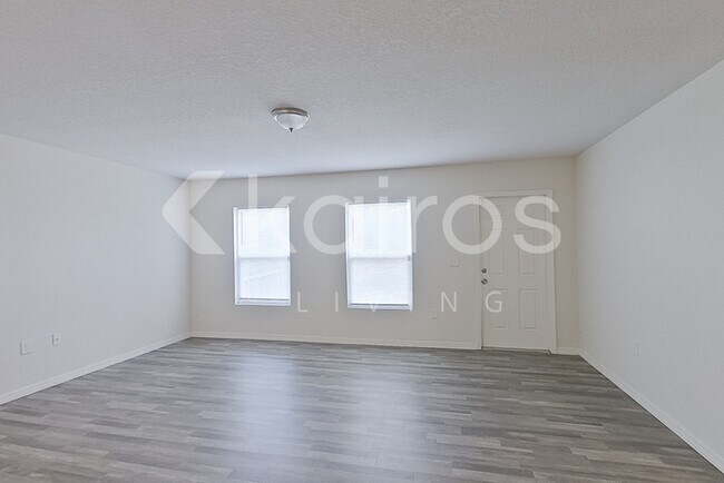 Foto del edificio - 10117 Elgin Blvd