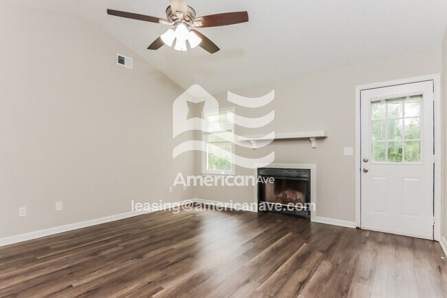 Building Photo - 713 9th Ave S