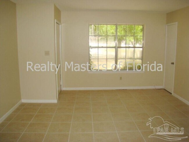 Foto del edificio - 10110 Guidy Ln