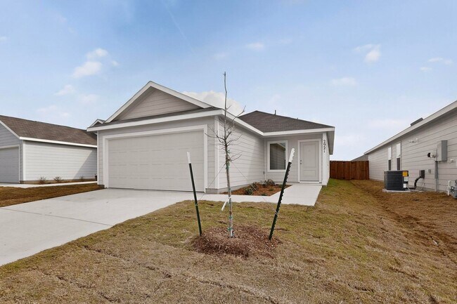 Building Photo - 3 Bedroom, 2 Bath Single-Story Lennar Home in Eastland Community