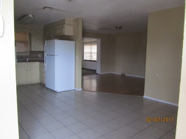 Building Photo - Nice 4-bedroom For Rent in SE OKC