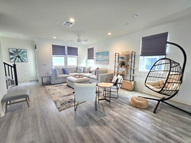 Foto del edificio - 518 Lark Wy