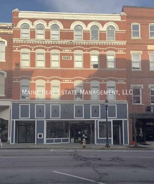 Building Photo - 35 Main St