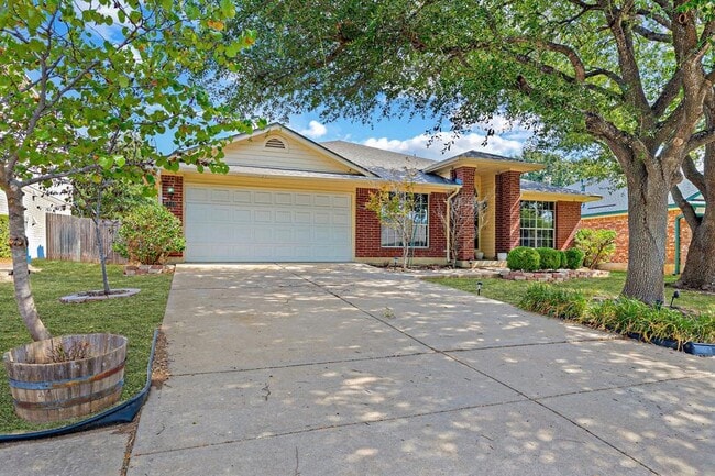 Building Photo - 1208 Lochaline Loop