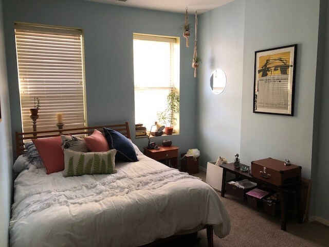 Big Bedrooms - 1935 W Division St