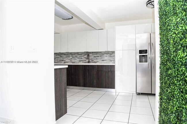Building Photo - 2 br, 2.5 bath Condo - 6335 SW 138th Ct