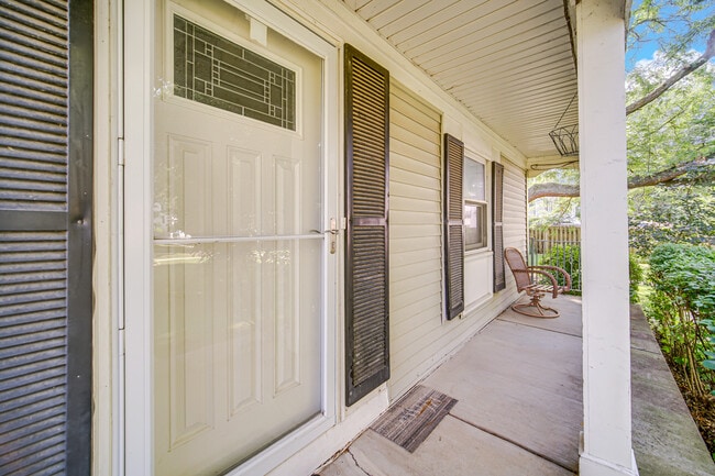 Foto del edificio - 2034 Oxford Ct