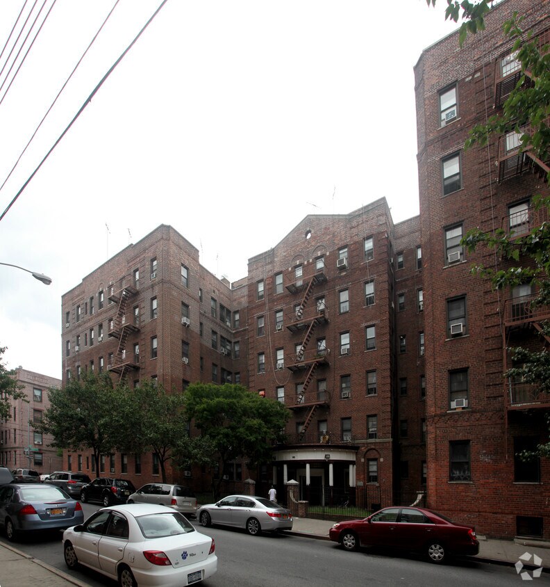 Foto del edificio - 91-36 Lamont Ave